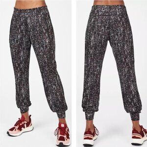 SWEATY BETTY Garudasana Yoga Trousers Pant Small Short